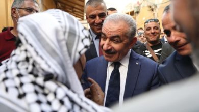 رئيس الوزراء الفلسطيني يطالب بسرعة وقف العدوان وفتح الممرت الإنسانية