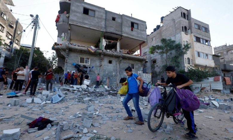 استشهاد العشرات في قصف للمنازل والمساجد بقطاع غزة