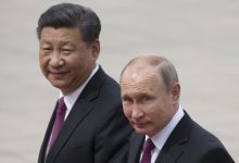 أول وجهة خارجية بعد انتخابه.. بوتين يصل الصين في زيارة