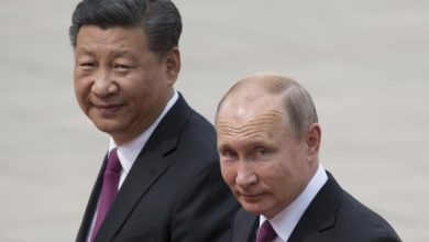 أول وجهة خارجية بعد انتخابه.. بوتين يصل الصين في زيارة