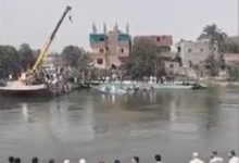 وفاة 10 عاملات في حادث سقوط حافلة ركاب بالنيل في مصر