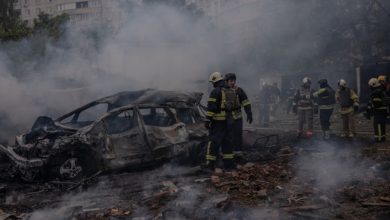 أوكرانيا.. إصابة العشرات في سقوط قنابل روسية على خاركيف