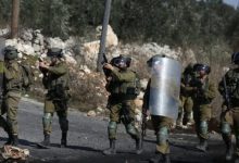 شهيد وإصابات بين الفلسطينيين برصاص الاحتلال في الضفة الغربية