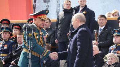 بوتين يقيل وزير الدفاع الروسي.. وهذا منصبه الجديد