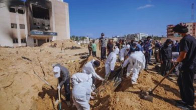 غزة.. انتشال 80 شهيدًا من المقابر الجماعية الثلاثة في مستشفى الشفاء