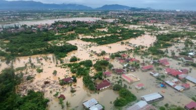 37 قتيلًا و17 مفقودًا في فيضانات سومطرة الغربية بإندونيسيا