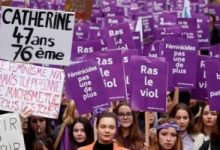 خدرها زوجها ودعا العشرات لاغتصابها.. مئات النساء يتظاهرن فى فرنسا دعمًا لامرأة