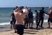 إسرائيليون يطردون الوزير المتطرف بن غفير من شاطئ فى تل أبيب.. فيديو