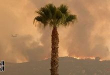 تواصل جهود احتواء حرائق الغابات المشتعلة بجنوب كاليفورنيا