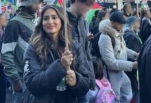 تبرئة بريطانية مؤيدة لفلسطين من العنصرية بعد رفع لافتة "جوز الهند".. تفاصيل