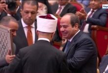 وزير الأوقاف يهدي الرئيس السيسي "كتاب الله" خلال احتفالية المولد النبوي