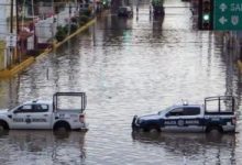 المكسيك تغلق مراكز التسوق وتفتح الملاجئ بسبب الفيضانات.. فيديو وصور