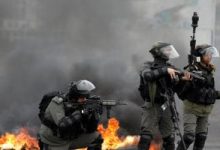 إصابة طفلين فلسطينيين واعتقال 16مواطنا خلال مواجهات مع الاحتلال بمخيم قلنديا