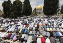 30 ألف فلسطينى يؤدون صلاة الجمعة فى المسجد الأقصى