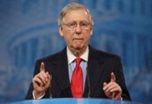 السيرة الذاتية لميتش ماكونيل.. الجمهورى البارز وصف ترامب بالغبى والنرجسى