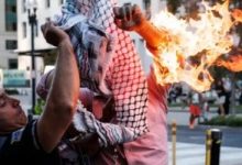 صحفى أمريكى يضرم النار فى نفسه خارج البيت الأبيض دعما لغزة.. صور