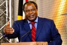 وفاة تيتو مبويني أحد المناضلين ضد الفصل العنصري في جنوب أفريقيا