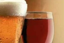 الهند.. وفاة 18 وإصابة آخرين بعد تناولهم مشروبات كحولية ملوثة