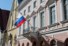 روسيا تعلن إجلاء بعض أعضاء بعثتها الدبلوماسية من سوريا