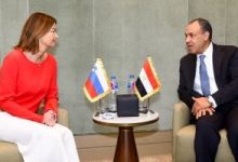 وزير الخارجية يلتقى نظيرته السلوفينية ويشيد بتطور العلاقات الاقتصادية