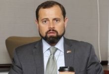 المبعوث الأمريكي للسودان يطالب العالم بزيادة المساعدات الإنسانية للخرطوم