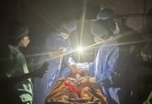 أطباء فى الفاشر يجرون عملية جراحية على ضوء الهواتف.. وحاكم دارفور يعلق